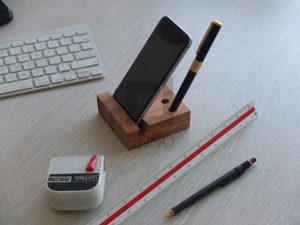 نگهدارنده تلفن همراه (موبایل) و قلم شیاردار
