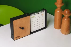 تقویم رومیزی به همراه ساعت چوبی کد DC407